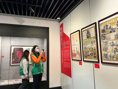 学习雷锋精神专题收藏展”亮相 多件珍贵藏品首展，传承红色记忆