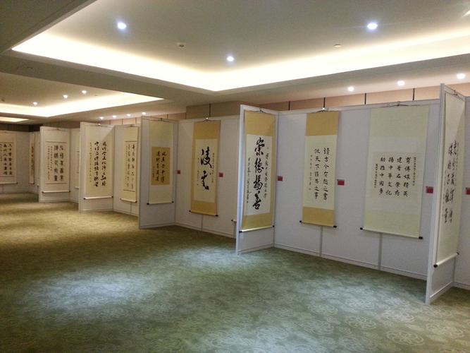 灵活空间，无限创意——文清展览移动折叠展墙与展板宣传解决方案